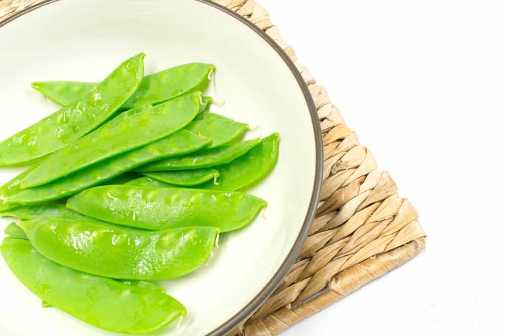 Steamed snow peas