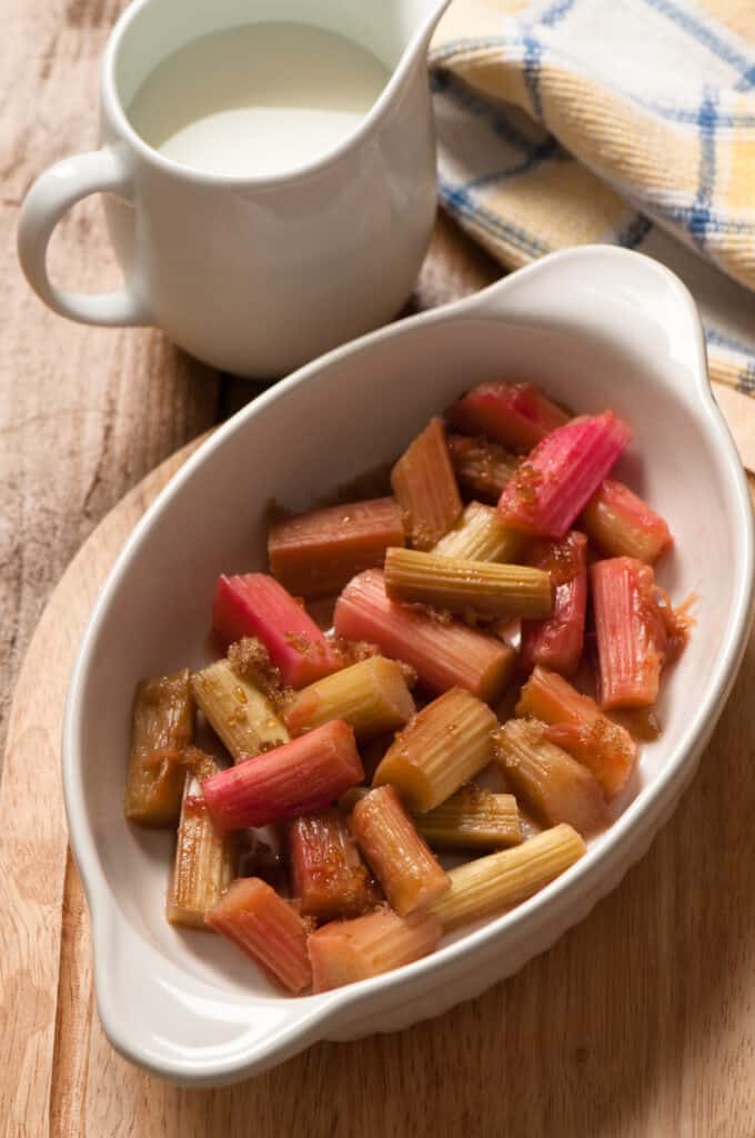 Rhubarb stewed with cream