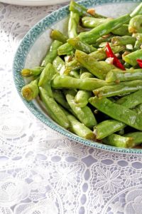 Green beans and garlic