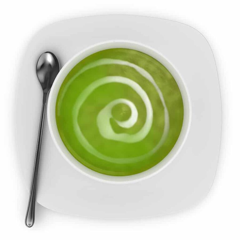 Broccoli soup with cream swirl1