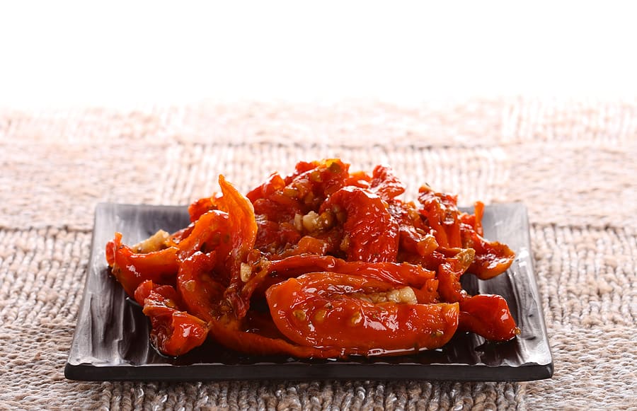 Tomatoes sun dried with olive oil1