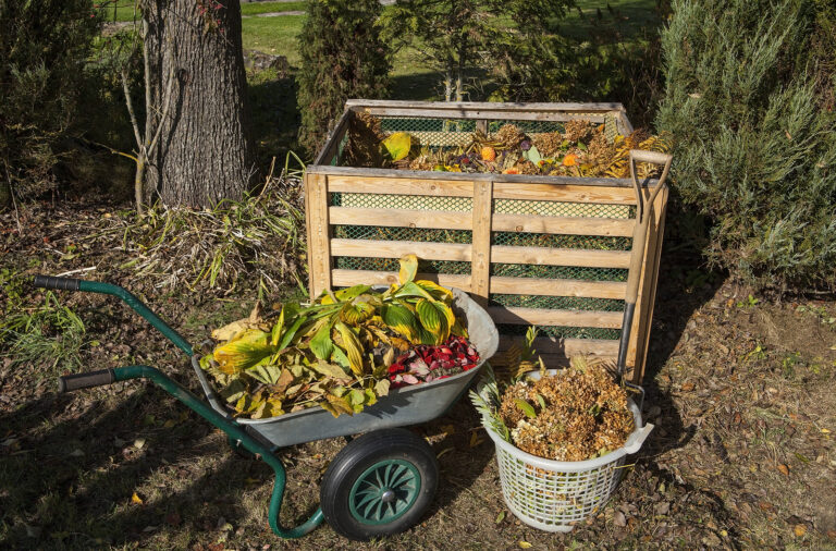Wood compost bin