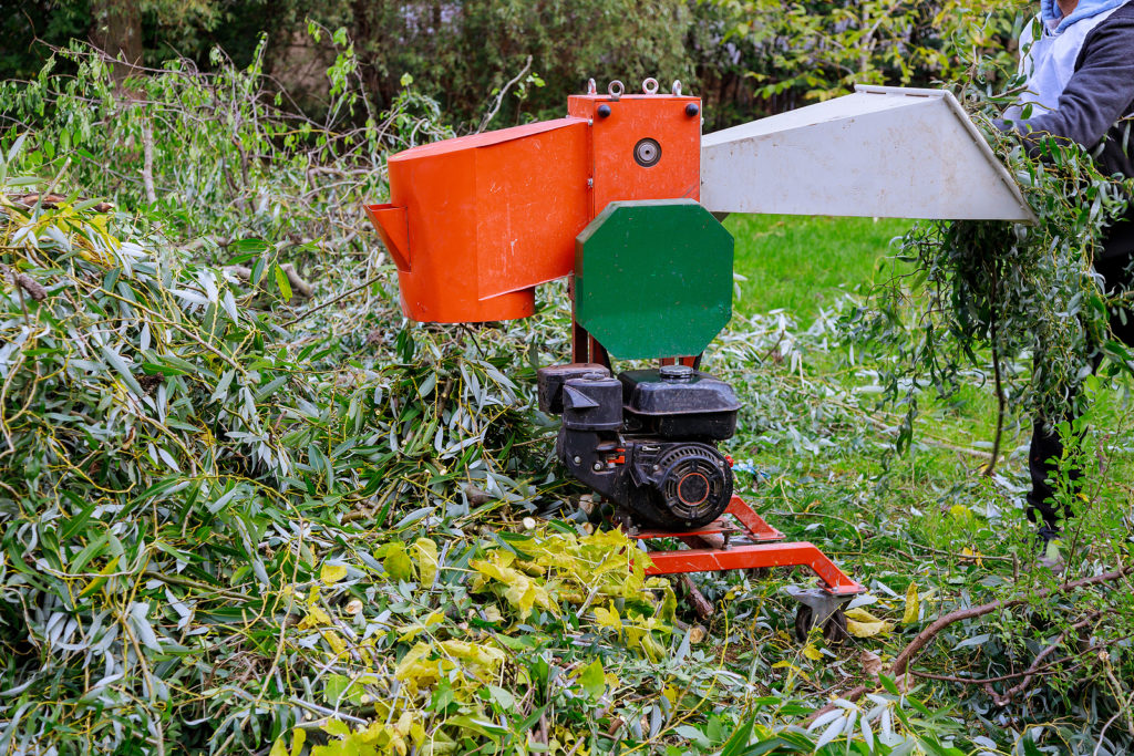 SuperHandy 15-Amp Steel Electric Wood Chipper in the Electric Wood