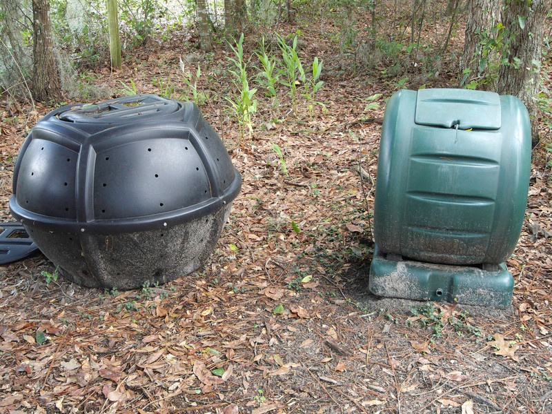 Portable compost bins